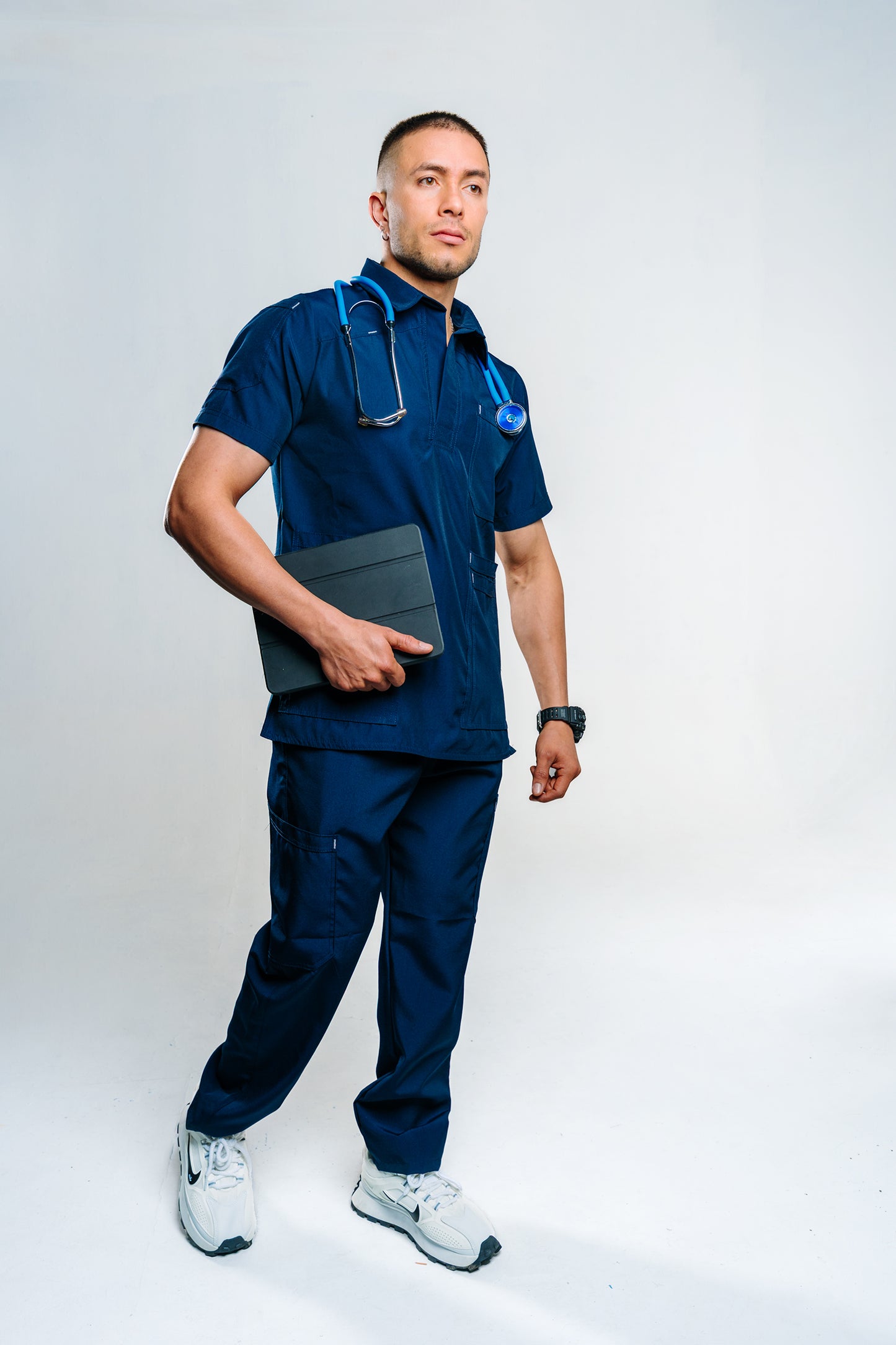 UNIFORME ANTIFLUIDO CABALLERO PRESTIGIO