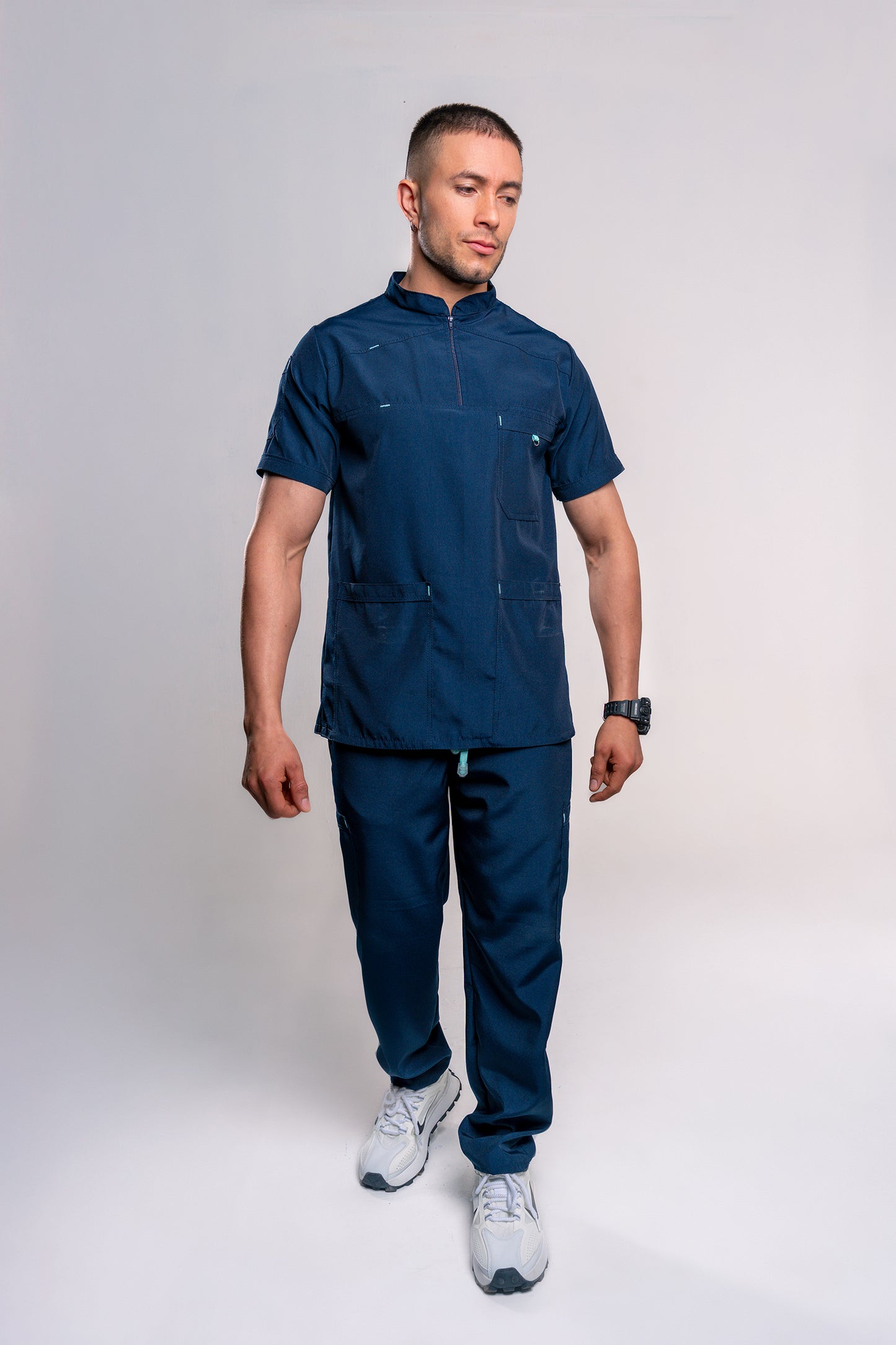 UNIFORME ANTIFLUIDO CABALLERO VERSATIL