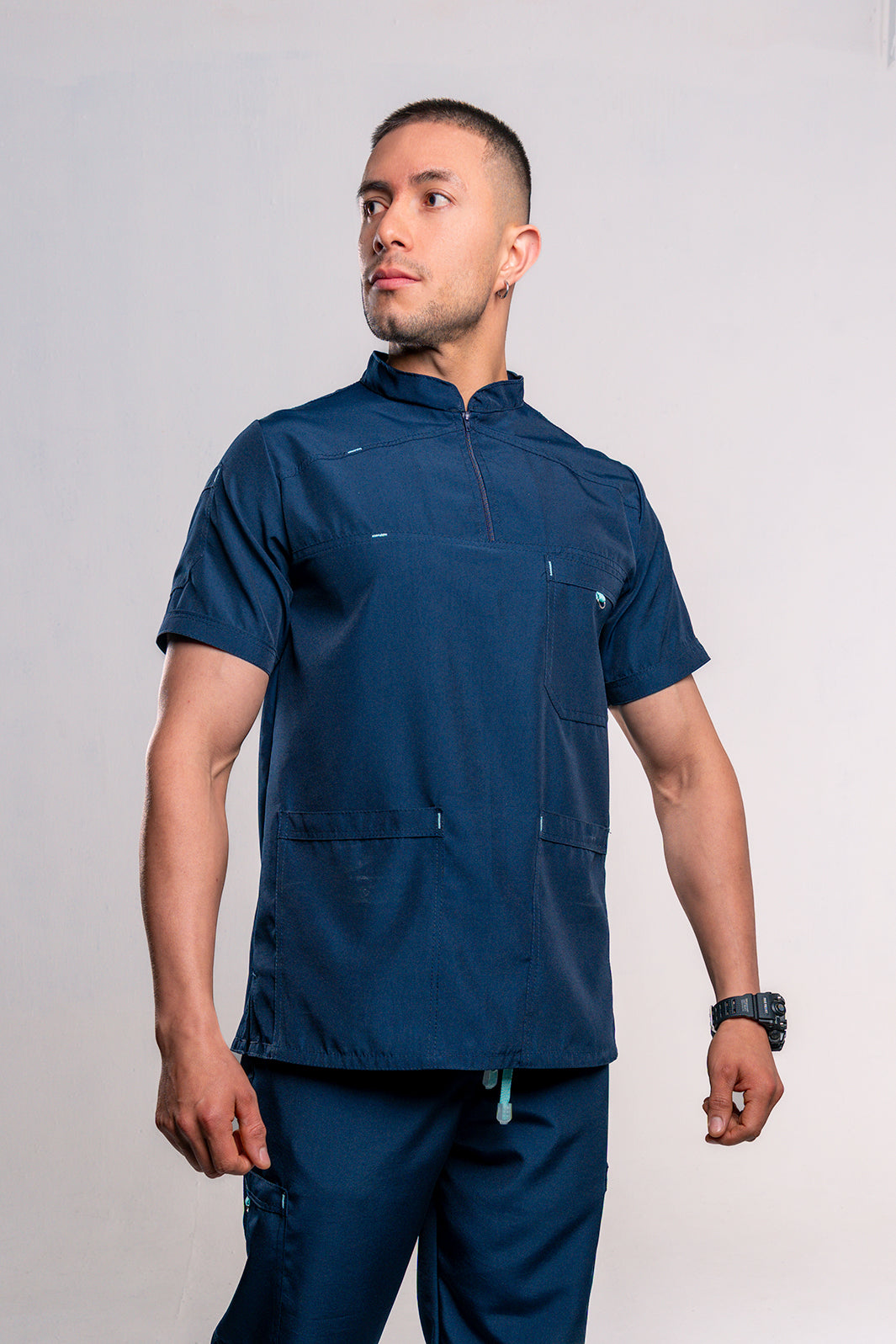 UNIFORME ANTIFLUIDO CABALLERO VERSATIL